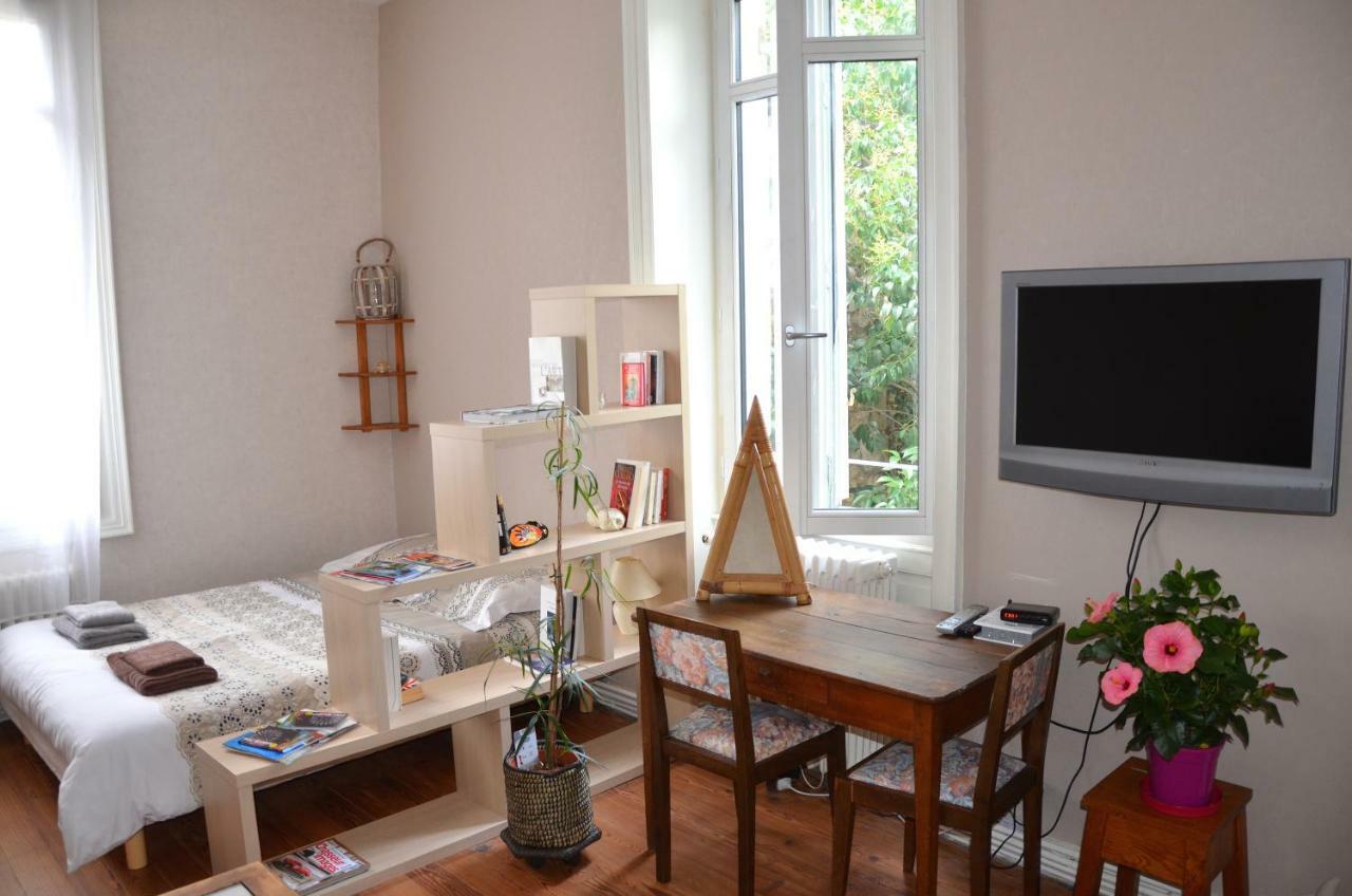 Joli Appartement Vue Sur L'Eglise Périgueux Buitenkant foto